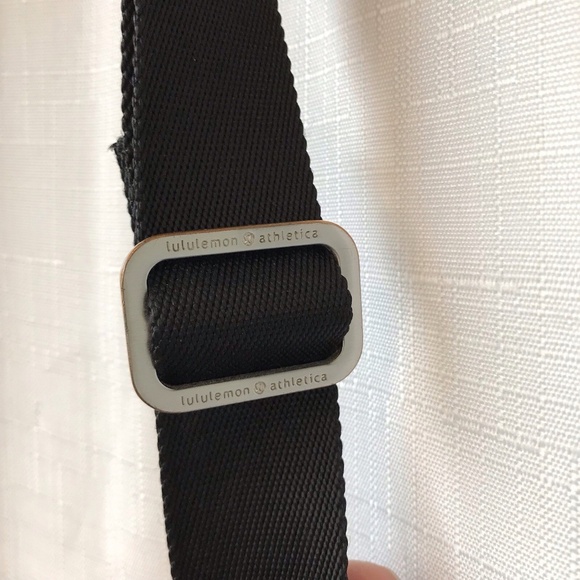 Lululemon Party Om Bag. Sketchy Palms White Black - Picture 5 of 16